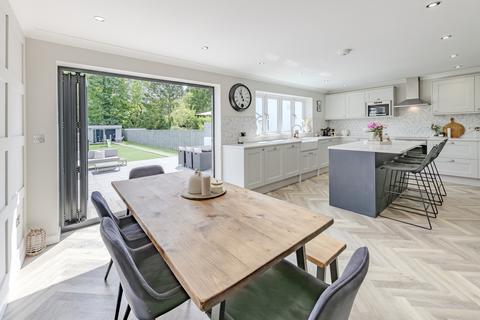 60 Markfield Road, Caterham, CR3 6RN