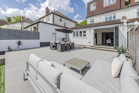 60 Markfield Road, Caterham, CR3 6RN