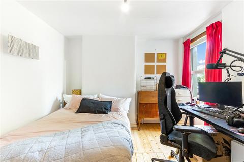 114a Victoria Road, Wood Green, London, N22 7XF
