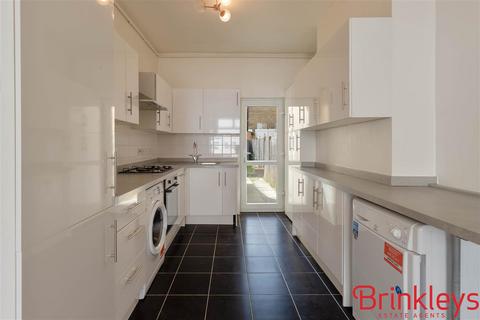 4 bedroom terraced house to rent, Haydons Road, London