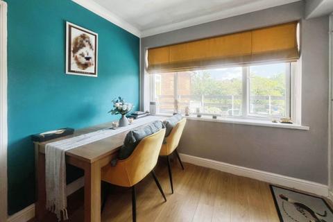 2 bedroom apartment for sale, Bean Oak Road, Wokingham RG40
