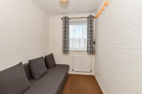11 Aldington Close, Dagenham, RM8 1YQ