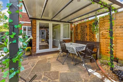 11 Aldington Close, Dagenham, RM8 1YQ