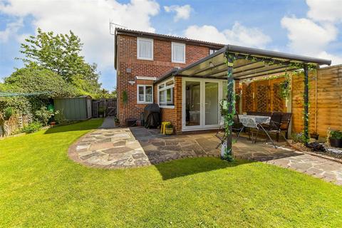 11 Aldington Close, Dagenham, RM8 1YQ
