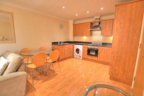 2 bedroom flat to rent, Curzon Place, Gateshead, NE8