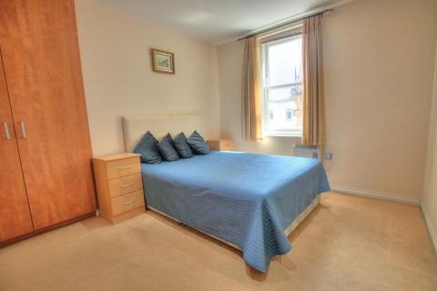 2 bedroom flat to rent, Curzon Place, Gateshead, NE8