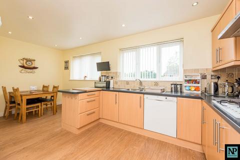 1 The Hedgerows, Wilnecote, Tamworth, B77 2NN