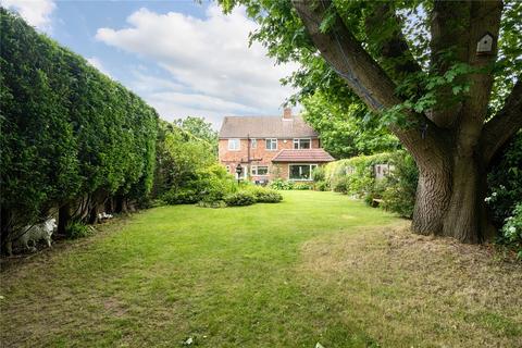 39 Egley Road, Woking, GU22 0AY