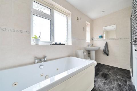 39 Egley Road, Woking, GU22 0AY
