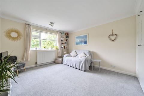 39 Egley Road, Woking, GU22 0AY