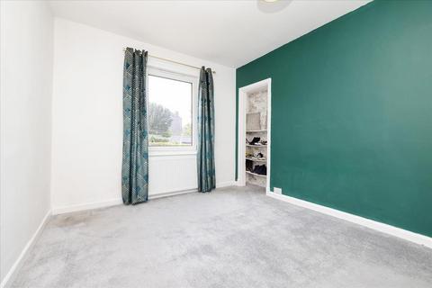 5 Wallace Crescent, Roslin, EH25 9LN