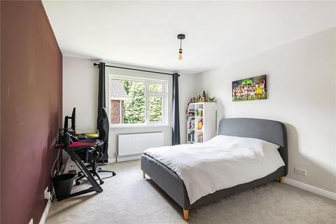 8 Lawn Close, Bromley, BR1 3NA