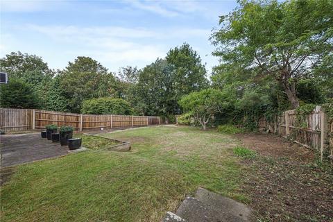 8 Lawn Close, Bromley, BR1 3NA