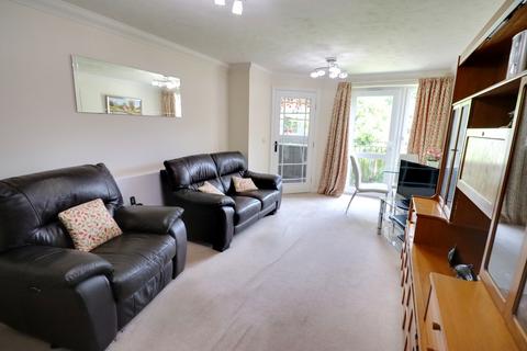 1 bedroom flat for sale, APSLEY LODGE, LONDON ROAD, WATERLOOVILLE