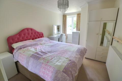 1 bedroom flat for sale, APSLEY LODGE, LONDON ROAD, WATERLOOVILLE