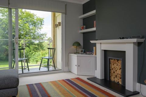 2 bedroom apartment to rent, Weston Park East