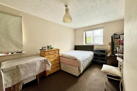 2 bedroom flat to rent, Creighton Road, Tottenham