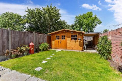 99 Blackburn Road, Greenhill, Herne Bay, CT6 7UT