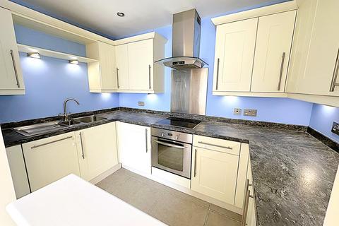 2 bedroom flat to rent, 47-51 Cooden Sea Road, Bexhill-on-Sea, TN39