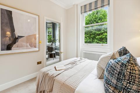 1 bedroom flat for sale, Sloane Gardens, Chelsea