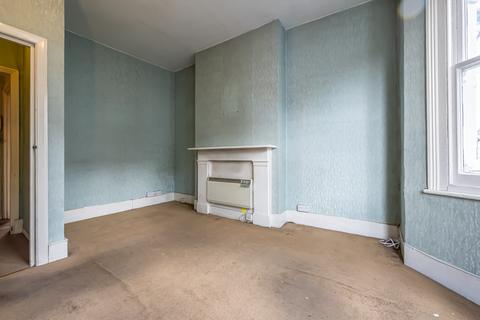 2 bedroom flat for sale, Leathwaite Road, Battersea, London SW11
