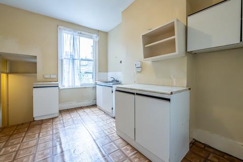 2 bedroom flat for sale, Leathwaite Road, Battersea, London SW11