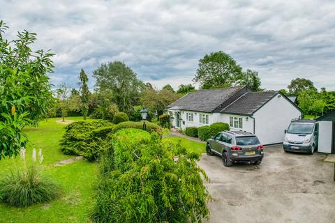 3 bedroom detached bungalow for sale, Ellesmere Road, Rochford SS4