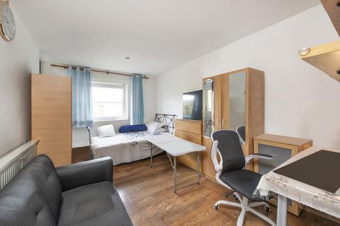 1 bedroom flat for sale, Empire Wharf Road, London