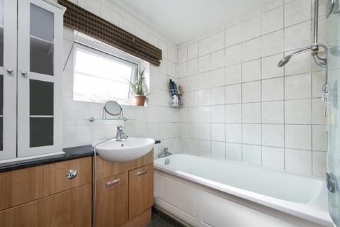 1 bedroom flat for sale, Empire Wharf Road, London