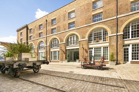 2 bedroom flat for sale, The Highway, London