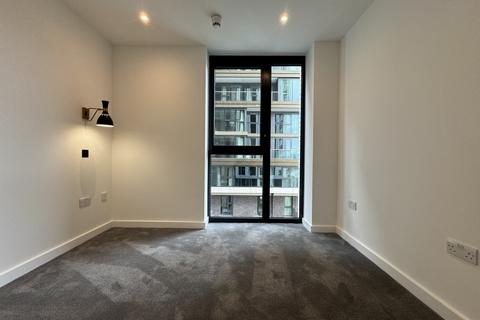 2 bedroom flat to rent, Merino Gardens, London