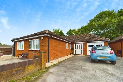 3 bedroom bungalow for sale, Wheatsheaf Avenue, Sutton Leach, St Helens, WA9