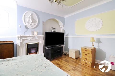3 bedroom end of terrace house for sale, Panfield Road, London, SE2