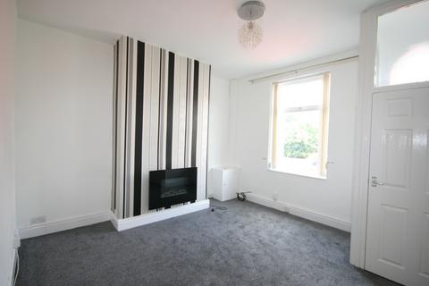 2 bedroom terraced house to rent, Manor Road, Droylsden M43