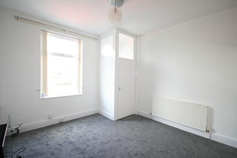 2 bedroom terraced house to rent, Manor Road, Droylsden M43