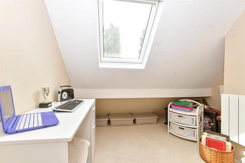 98 Alington Grove, Wallington, SM6 9NG