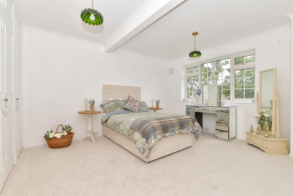 Alington Grove, Wallington, Surrey 3 bed semidetached house for sale