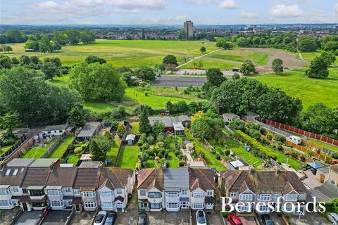 38 Barton Avenue, Romford, RM7 0ND