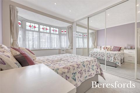 38 Barton Avenue, Romford, RM7 0ND