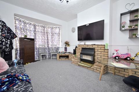 3 bedroom terraced house for sale, Clevedon Crescent, Northfields, Leicester, LE4