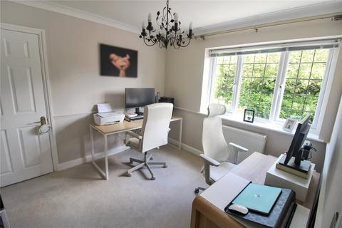 11 Dianmer Close, Hook, Swindon, SN4 8EB
