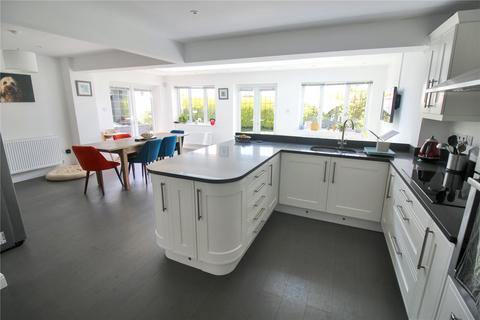 11 Dianmer Close, Hook, Swindon, SN4 8EB