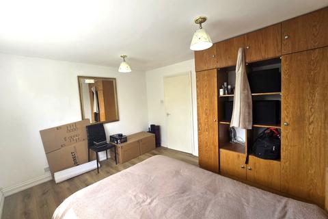 1 bedroom flat to rent, Leeside Crescent, NW11
