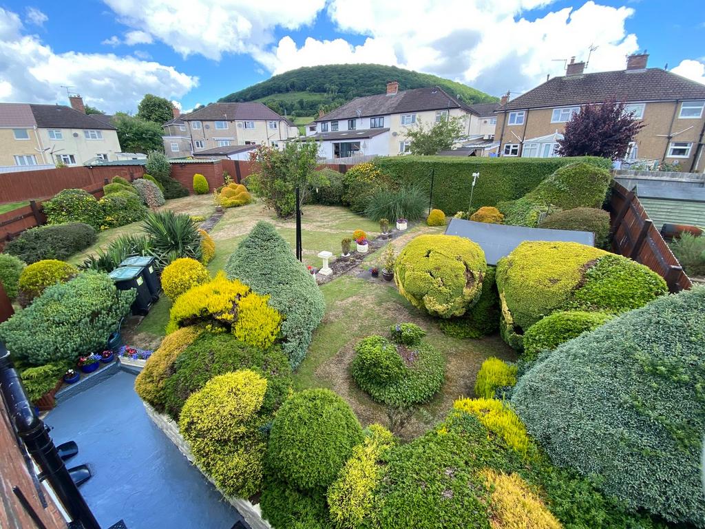Old Barn Way, Abergavenny NP7 3 bed end of terrace house £259,950