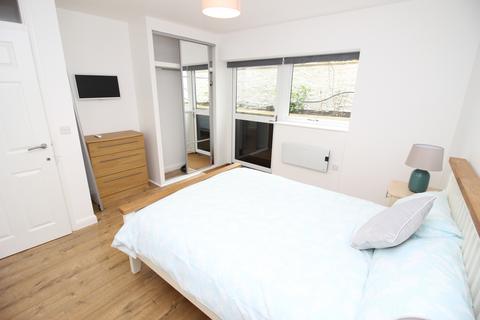 2 bedroom flat to rent, Yoga Way, Worcester Park KT4