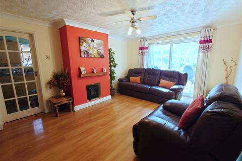 122 Arundel Road, Walton, Peterborough, PE4 6JQ