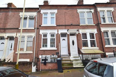 3 bedroom flat for sale, Halstead Street, Spinney Hill, LE5