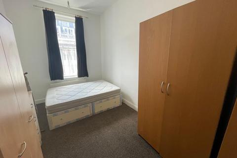 2 bedroom flat to rent, Kilburn High Road