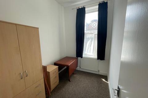 2 bedroom flat to rent, Kilburn High Road