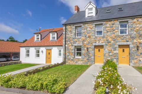 3 bedroom terraced house for sale, Route Isabelle, St. Peter Port, Guernsey